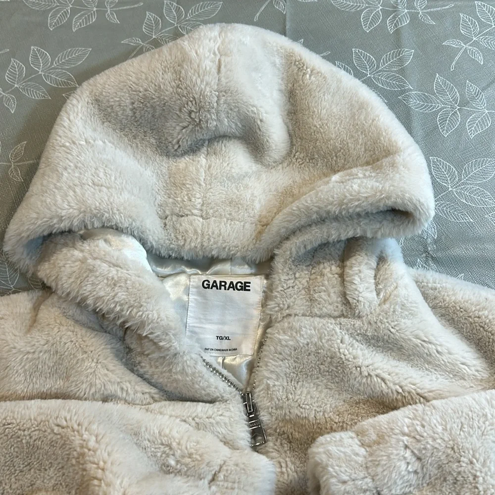 Ladies Garage Zip Up Sweaters. - Picture 2 of 4